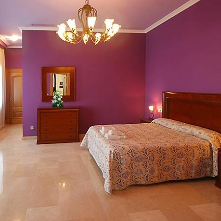 Villa With 4 Bedrooms In Las Lagunas De Mijas, With Wonderful Mountain Экстерьер фото